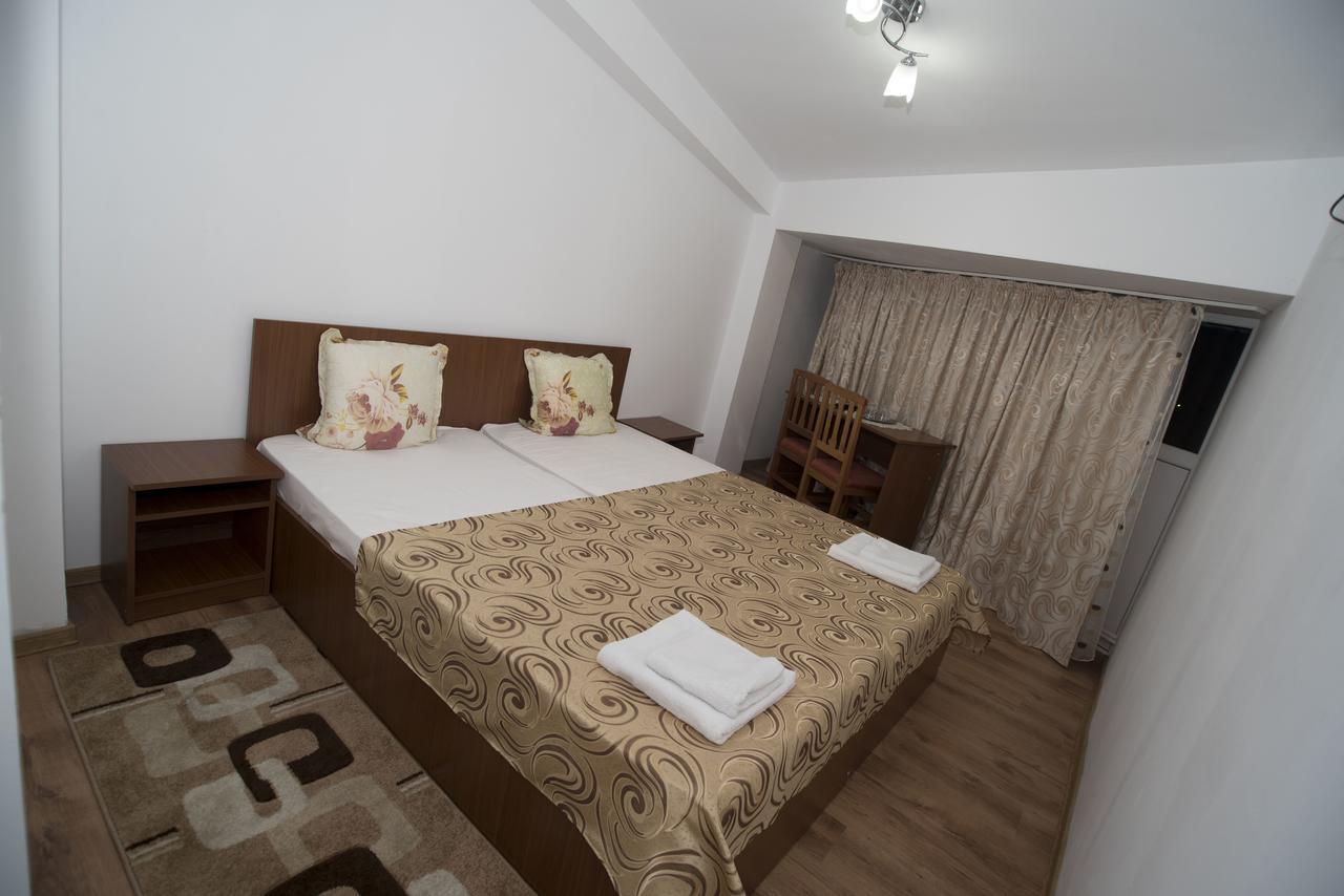Hostel Ruxandra Focşani Eksteriør billede