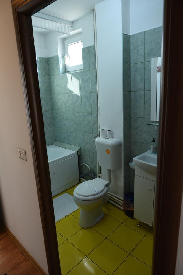 Hostel Ruxandra Focşani Eksteriør billede